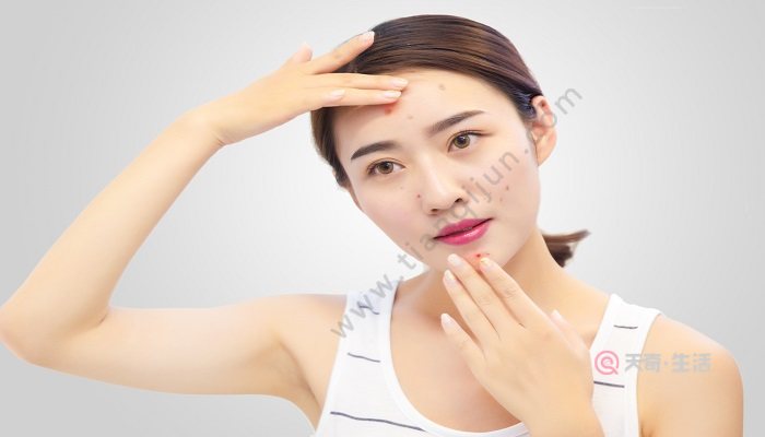 每天使用遮瑕膏的危害 遮瑕膏怎么用(图2) 每天使用遮瑕膏的危害