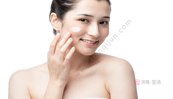 如何自制美白祛痘爽肤水 自制美白爽肤水配方(图4) 如何自制美白祛痘爽肤水